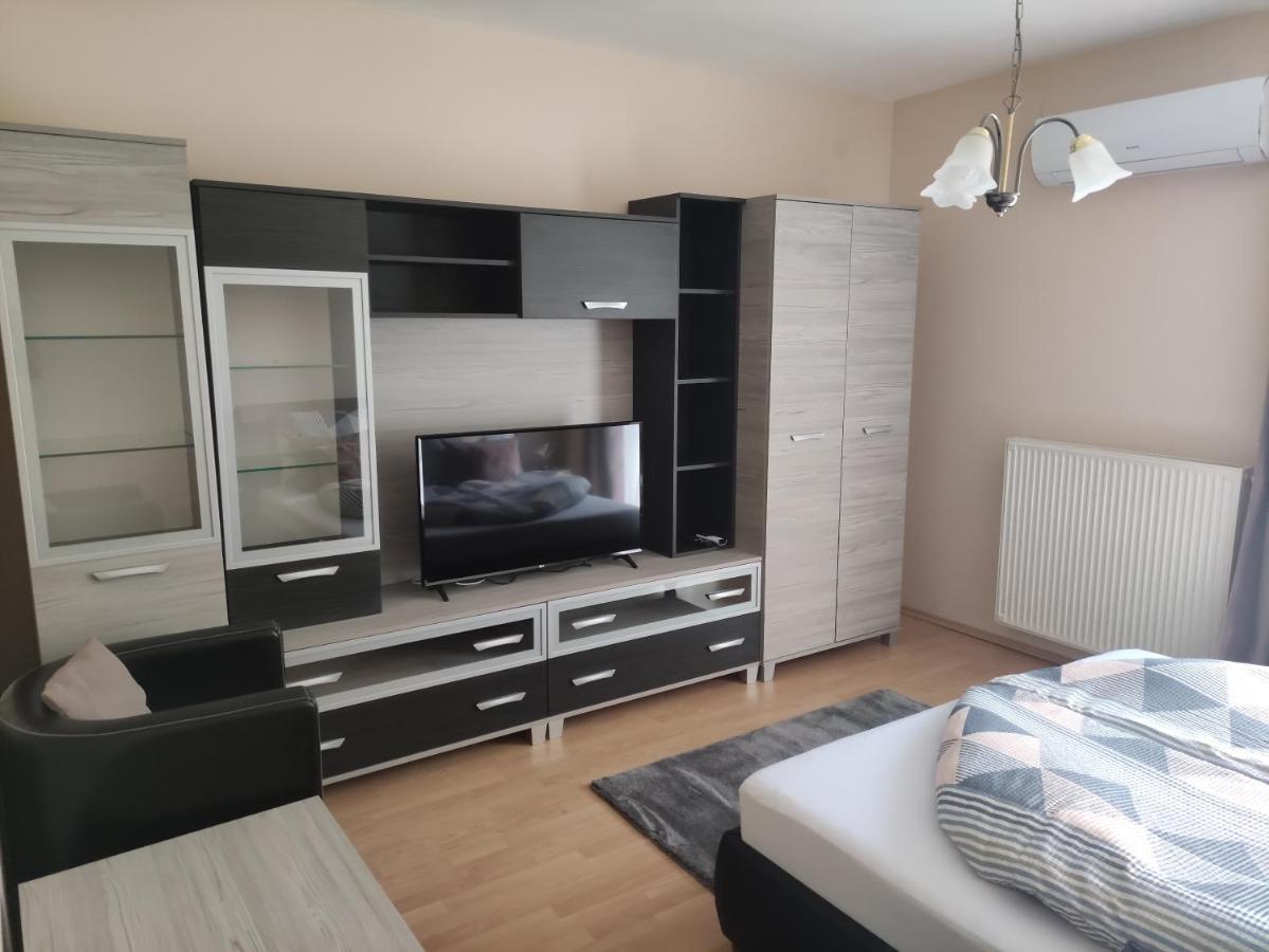 Zsanett Appartement เฮวิซ ภายนอก รูปภาพ