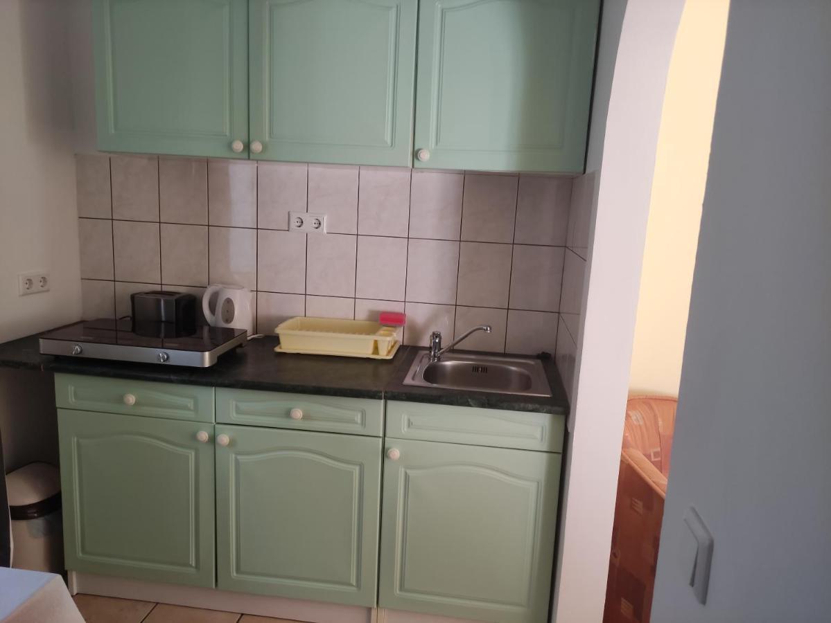 Zsanett Appartement เฮวิซ ภายนอก รูปภาพ